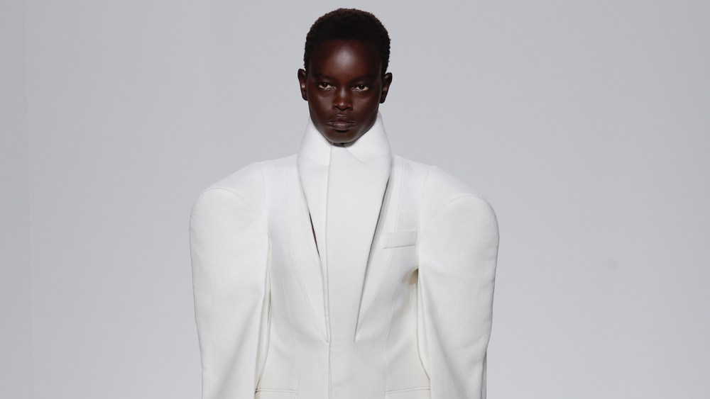 jean-paul-gaultier-spring-2027:-giving-the-side eye