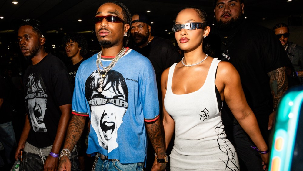 street-style-at-complexcon-2026-in-los-angeles:-travis-barker,-alicia-keys,-north-west-and more