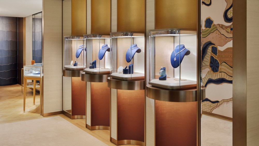 de-beers-sharpens-luxury-profile-with-reopening-of-madison-avenue flagship