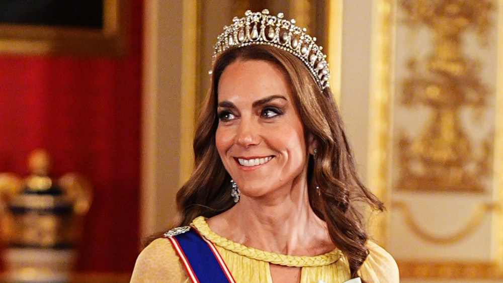 kate-middleton-elevates-butter-yellow-elie-saab-gown-with-historic-royal-jewels-at-oman-state banquet