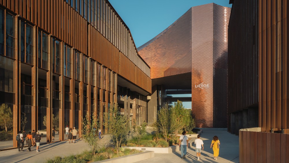 on-a-paris-island,-an-art-museum-finally-takes shape