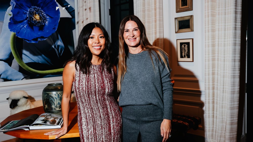 jen-rubio-celebrates-sarah-harrelson’s-new-book-at-her-west-village home